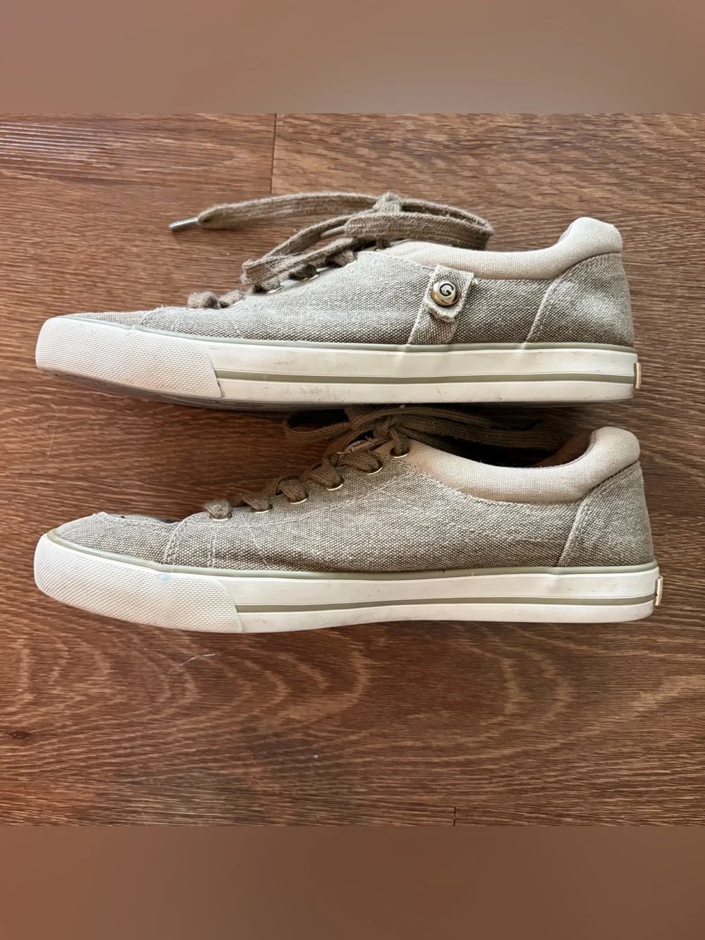 Guess- Casual Women's Canvas Sneakers in Olive Brown - Comfort Lace-Up Size 8.5